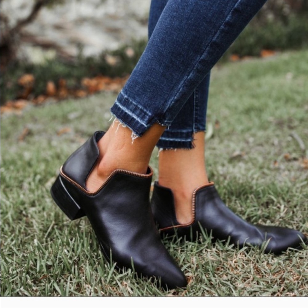 Halogen Piper Black Booties - Picture 2 of 12